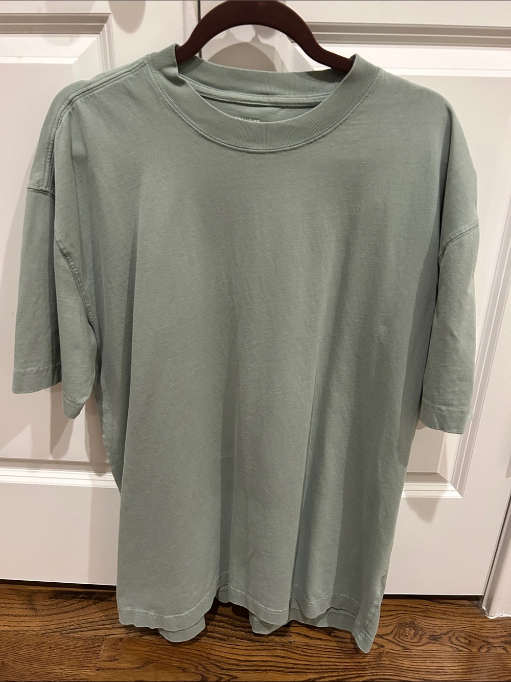 Hollister Short Sleeve Crew Tee in Sage Green